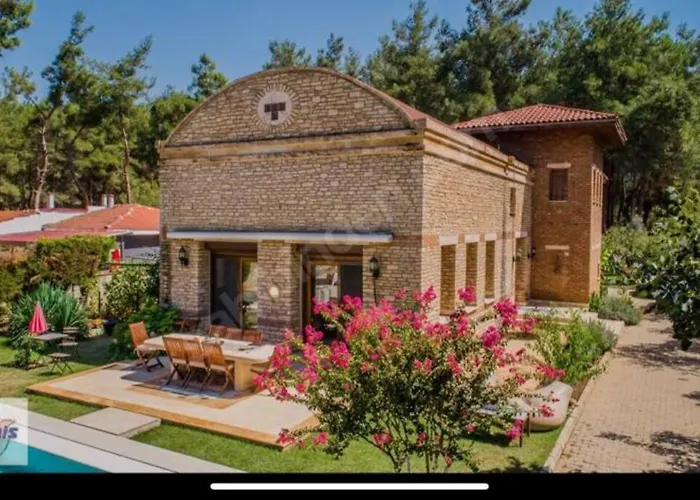 Ultra Luex Tarihi Vilă *