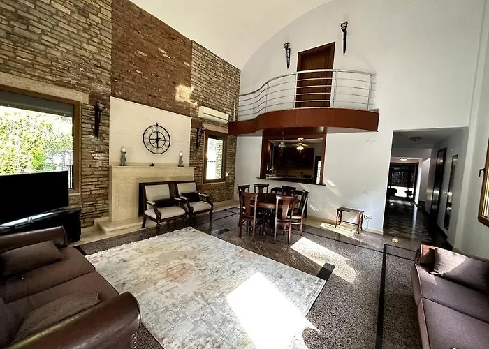 Ultra Luex Tarihi Vilă *