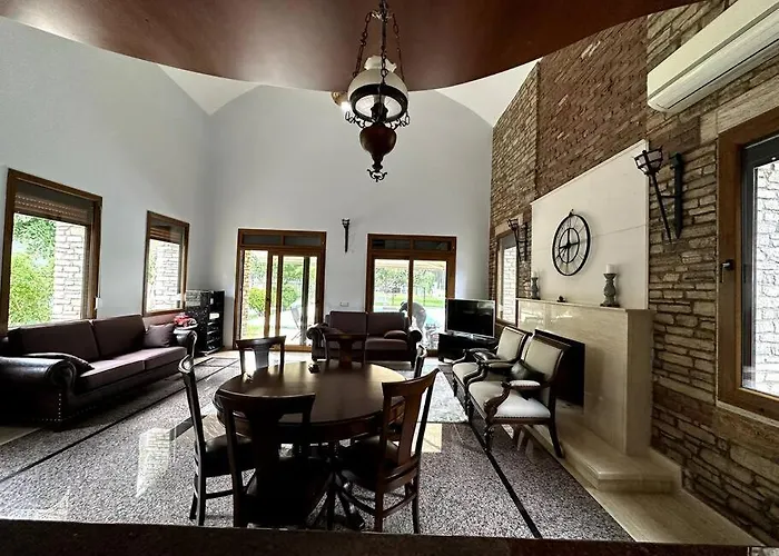 Ultra Luex Tarihi Vilă